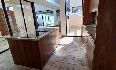 CASA EN VENTA EN CAMPO DE GOLF PROVINCIA MERIDA DISEÑO INNOVADOR