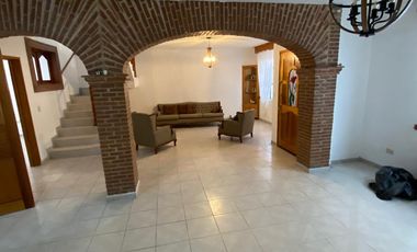 RENTO CASA SIN MUEBLES EN COLONIA GUADALUPE CAMINANDO AL CENTRO DE SAN MIGUEL DE ALLENDE, GUANAJUATO