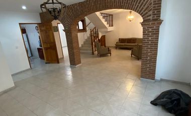 RENTO CASA SIN MUEBLES EN COLONIA GUADALUPE CAMINANDO AL CENTRO DE SAN MIGUEL DE ALLENDE, GUANAJUATO