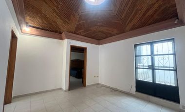 RENTO CASA SIN MUEBLES EN COLONIA GUADALUPE CAMINANDO AL CENTRO DE SAN MIGUEL DE ALLENDE, GUANAJUATO