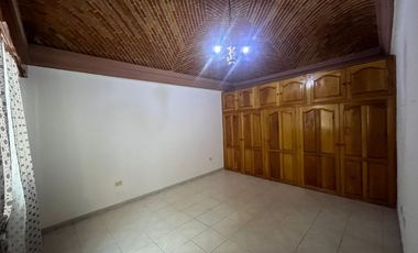 RENTO CASA SIN MUEBLES EN COLONIA GUADALUPE CAMINANDO AL CENTRO DE SAN MIGUEL DE ALLENDE, GUANAJUATO