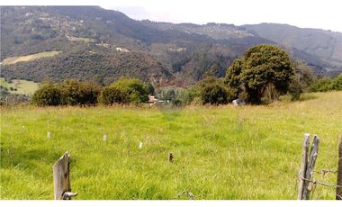 Inversión Ideal: Lote en El Salitre, Colombia