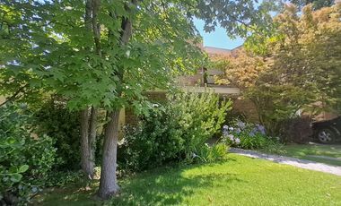 Gran casa Mediterránea 6D5B en Condominio San Carlos de Apoquindo, cercano a Colegios, Universidades, Clínicas, Comercio, Paseo Los Domínicos, Conecti