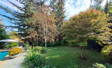 Gran casa Mediterránea 6D5B en Condominio San Carlos de Apoquindo, cercano a Colegios, Universidades, Clínicas, Comercio, Paseo Los Domínicos, Conecti