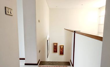 Gran casa Mediterránea 6D5B en Condominio San Carlos de Apoquindo, cercano a Colegios, Universidades, Clínicas, Comercio, Paseo Los Domínicos, Conecti