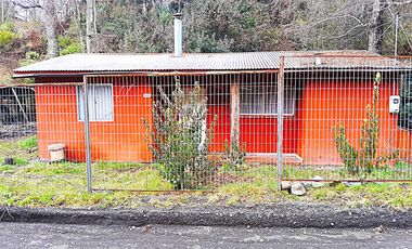 Cabaña en Via del Huichatio, sector Playa Linda, Camino Villarrica -Pucón