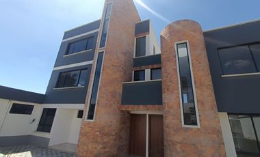 Dúplex en Venta con Terraza Privada – Kartódromo, San Antonio de Pichincha