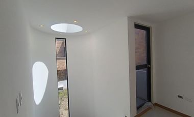 Dúplex en Venta con Terraza Privada – Kartódromo, San Antonio de Pichincha