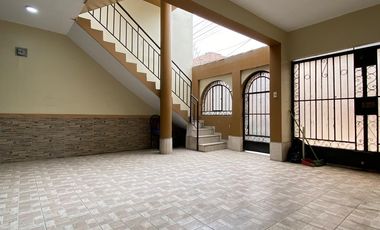 VENTA DE CASA DE 2 PISOS CON ACCESO INDEPENDIENTE - CARABAYLLO