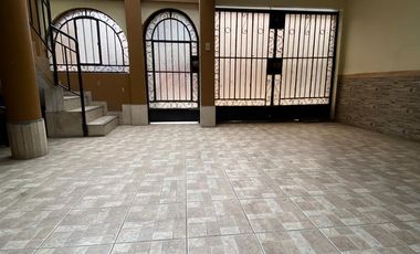 VENTA DE CASA DE 2 PISOS CON ACCESO INDEPENDIENTE - CARABAYLLO