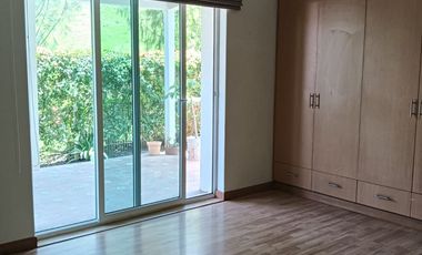 Hermoso, departamento en venta Fraccionamiento privado Bosques Tres Marías Morelia, planta baja con jardín excedente.