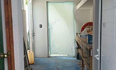 Hermoso, departamento en venta Fraccionamiento privado Bosques Tres Marías Morelia, planta baja con jardín excedente.