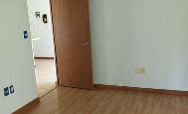 Hermoso, departamento en venta Fraccionamiento privado Bosques Tres Marías Morelia, planta baja con jardín excedente.