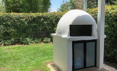 Hermoso, departamento en venta Fraccionamiento privado Bosques Tres Marías Morelia, planta baja con jardín excedente.