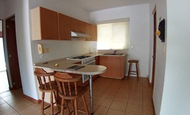 Hermoso, departamento en venta Fraccionamiento privado Bosques Tres Marías Morelia, planta baja con jardín excedente.