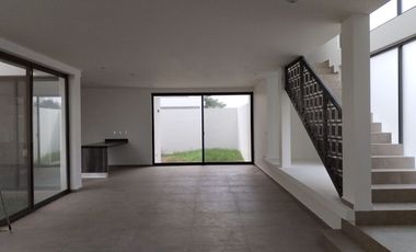 🏠 Casa moderna en renta en El Mayorazgo – 3 recámaras con baño y jardín 🌿