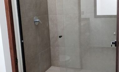 🏠 Casa moderna en renta en El Mayorazgo – 3 recámaras con baño y jardín 🌿