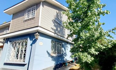 Estupenda casa clásica en venta 6D4B Amapolas entre Bilbao y Pocuro Barrio Las Flores a pasos colegios San Ignacio y San Gabriel, comercio, parques, locomoción