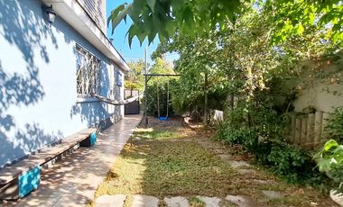 Estupenda casa clásica en venta 6D4B Amapolas entre Bilbao y Pocuro Barrio Las Flores a pasos colegios San Ignacio y San Gabriel, comercio, parques, locomoción