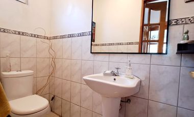 Estupenda casa clásica en venta 6D4B Amapolas entre Bilbao y Pocuro Barrio Las Flores a pasos colegios San Ignacio y San Gabriel, comercio, parques, locomoción