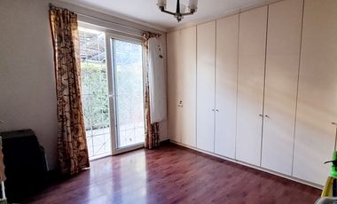 Estupenda casa clásica en venta 6D4B Amapolas entre Bilbao y Pocuro Barrio Las Flores a pasos colegios San Ignacio y San Gabriel, comercio, parques, locomoción