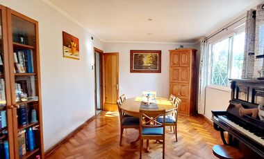 Estupenda casa clásica en venta 6D4B Amapolas entre Bilbao y Pocuro Barrio Las Flores a pasos colegios San Ignacio y San Gabriel, comercio, parques, locomoción