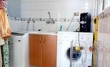 Estupenda casa clásica en venta 6D4B Amapolas entre Bilbao y Pocuro Barrio Las Flores a pasos colegios San Ignacio y San Gabriel, comercio, parques, locomoción