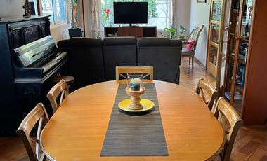 Estupenda casa clásica en venta 6D4B Amapolas entre Bilbao y Pocuro Barrio Las Flores a pasos colegios San Ignacio y San Gabriel, comercio, parques, locomoción