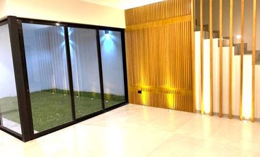 CASA EN VILLAMAGNA AL PONIENTE DE LA CIUDAD POR EL PARQUE BICENTENARIO