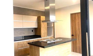 CASA EN VILLAMAGNA AL PONIENTE DE LA CIUDAD POR EL PARQUE BICENTENARIO