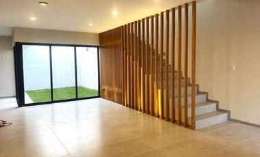 CASA EN VILLAMAGNA AL PONIENTE DE LA CIUDAD POR EL PARQUE BICENTENARIO