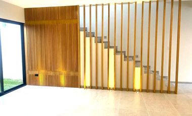 CASA EN VILLAMAGNA AL PONIENTE DE LA CIUDAD POR EL PARQUE BICENTENARIO