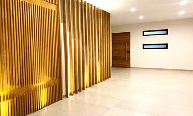 CASA EN VILLAMAGNA AL PONIENTE DE LA CIUDAD POR EL PARQUE BICENTENARIO