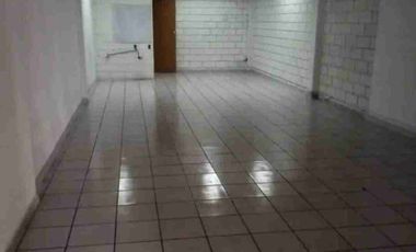 Se renta local amplio en zona transitada de Metepec, Pilares, Estado De México