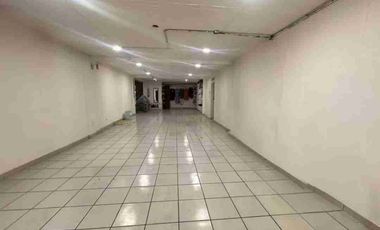 Se renta local amplio en zona transitada de Metepec, Pilares, Estado De México