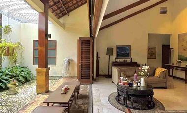 rumah hoek di cipete dekat MRT lingkungan aman dan jalan lebar shm jakarta selatan