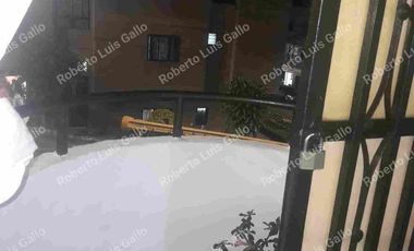 Vendo casa 2o. piso y apto trasero en villa hermosa