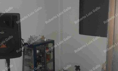 Vendo casa 2o. piso y apto trasero en villa hermosa