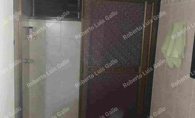 Vendo casa 2o. piso y apto trasero en villa hermosa