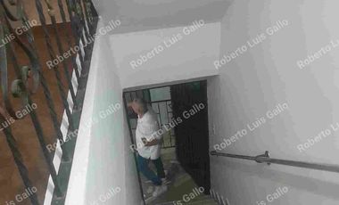 Vendo casa 2o. piso y apto trasero en villa hermosa