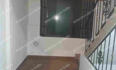 Vendo casa 2o. piso y apto trasero en villa hermosa