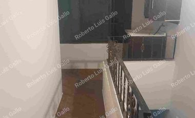 Vendo casa 2o. piso y apto trasero en villa hermosa