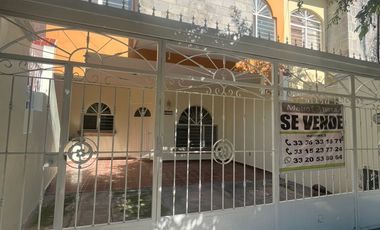 BONITA CASA EN VENTA JARDINES DEL VALLE ZAPOPAN