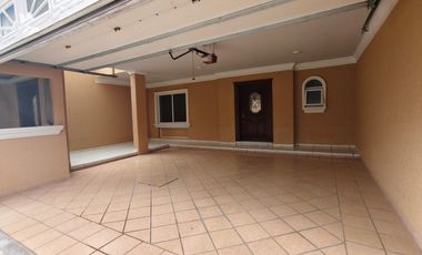 CASA RESIDENCIAL EN RENTA - URUAPAN MICH.