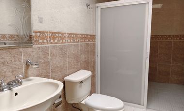 CASA RESIDENCIAL EN RENTA - URUAPAN MICH.