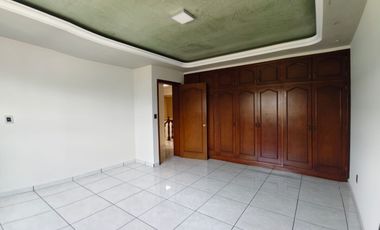 CASA RESIDENCIAL EN RENTA - URUAPAN MICH.