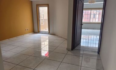 CASA RESIDENCIAL EN RENTA - URUAPAN MICH.