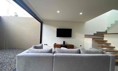 CASA AMUEBLADA EN RENTA JESÚS DEL MONTE 5 MIN DE ALTOZANO