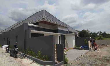 Rumah luas 3 kamar tidur dekat pasar jangkang, dekat kampus uii