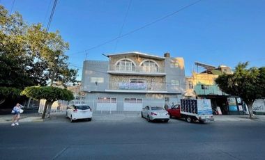 CASA CON USO DE SUELO MIXTO EN LA COLONIA SAN VICENTE